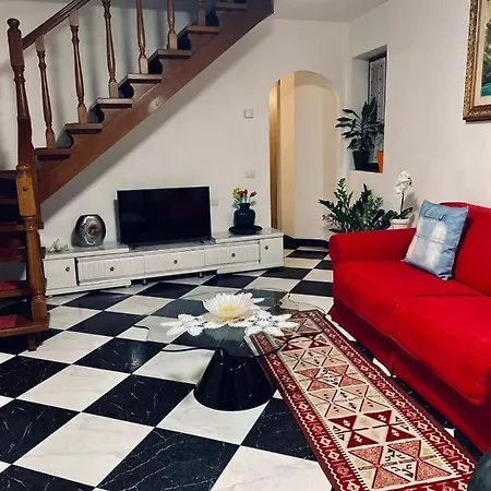 Casa Dei Fiori بيت للعطل